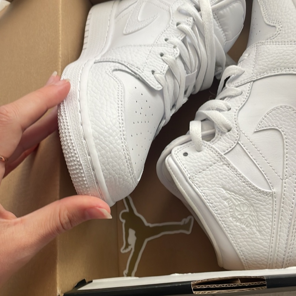 Air Jordan 1 mid (GS) RARE - Picture 4 of 5